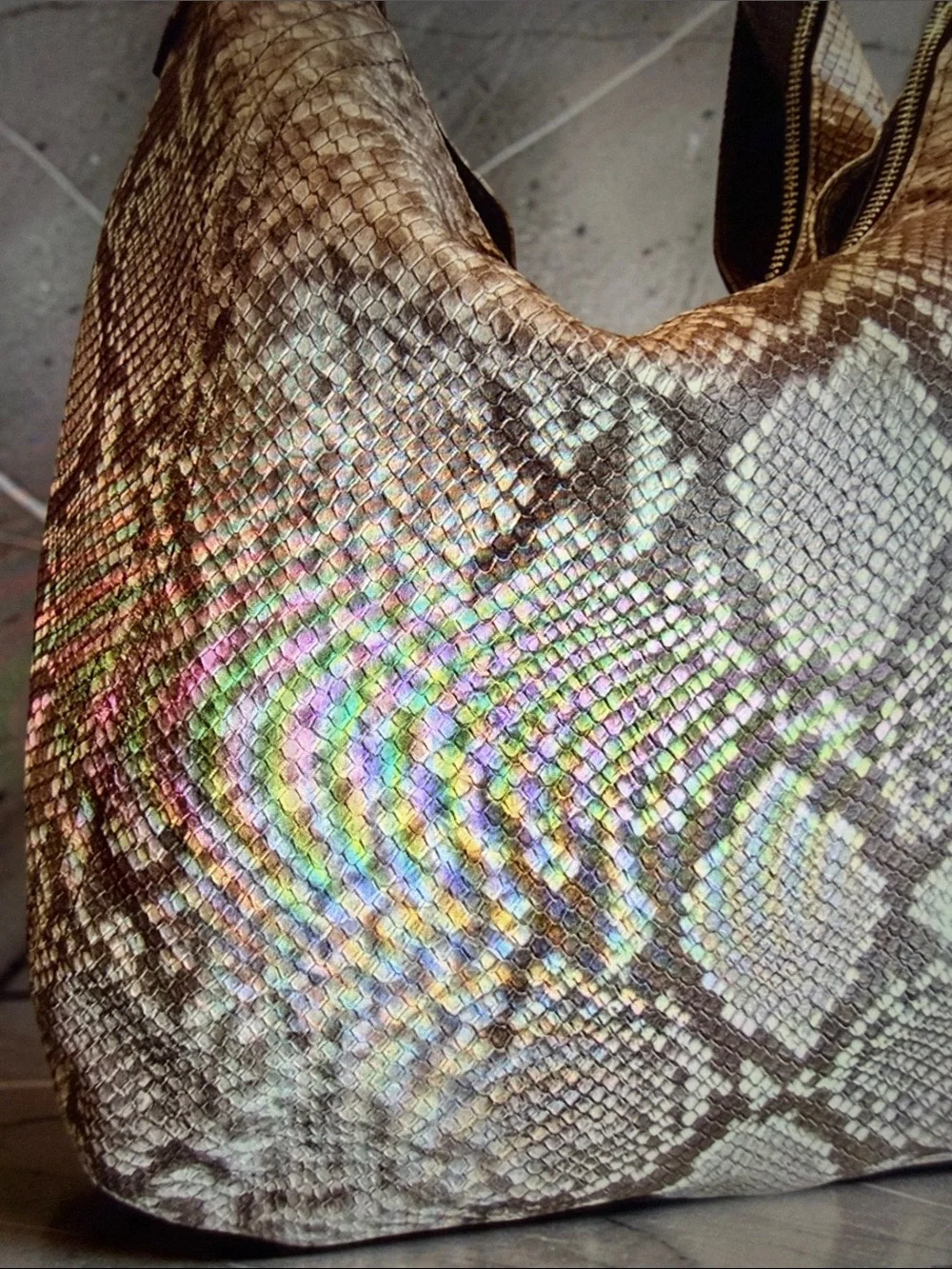 Michael Kors Frances XL Shoulder bag - dark sand - embossed. Like new